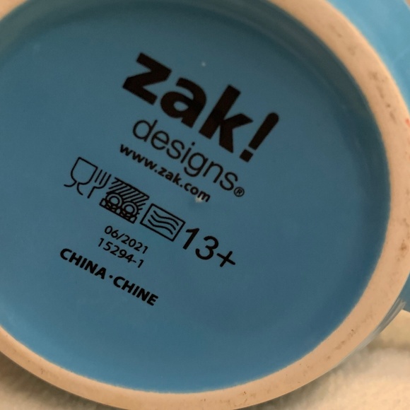 Home Alone mug with an image of Kevin made of gingerbread o… - Picture 4 of 4